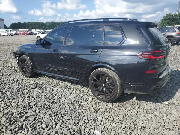 5UX33EM02S9Z95437 2025 BMW X7 - Image 2
