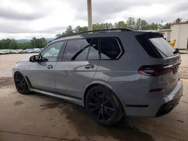 5UX33EM03R9T73102 2024 BMW X7 - Image 2