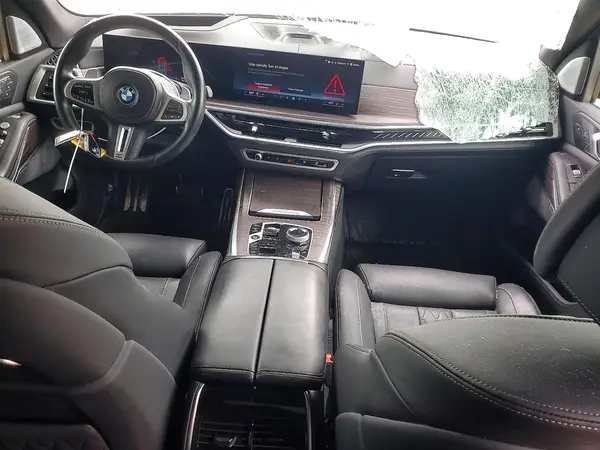 5UX33EM03R9T73102 2024 BMW X7 - Image 8