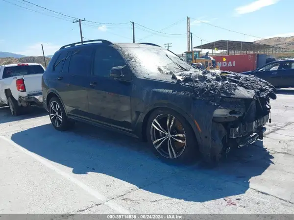 5UX33EM03R9U42130 2024 BMW X7 - Image 1