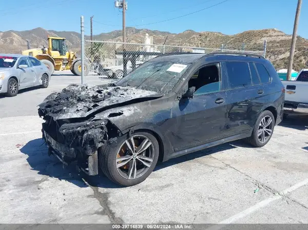 5UX33EM03R9U42130 2024 BMW X7 - Image 2