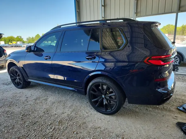 5UX33EM03R9U74947 2024 BMW X7 - Image 2