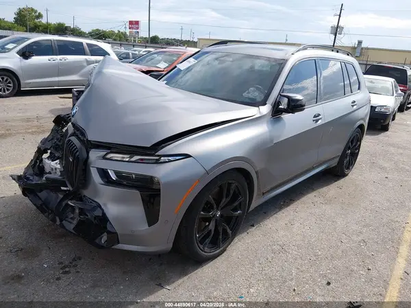 5UX33EM03S9X67382 2025 BMW X7 - Image 2