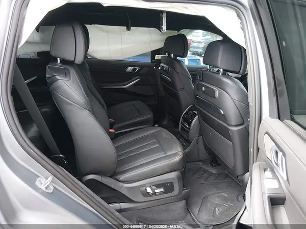 5UX33EM03S9X67382 2025 BMW X7 - Image 8