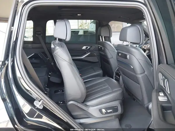 5UX33EM03S9X94002 2025 BMW X7 - Image 8
