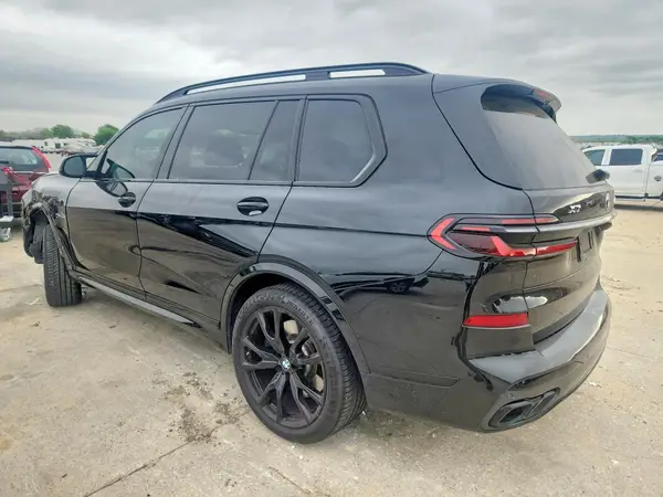 5UX33EM03S9Y78059 2025 BMW X7 - Image 2