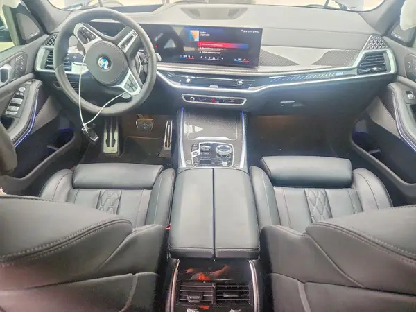 5UX33EM03S9Y78059 2025 BMW X7 - Image 8