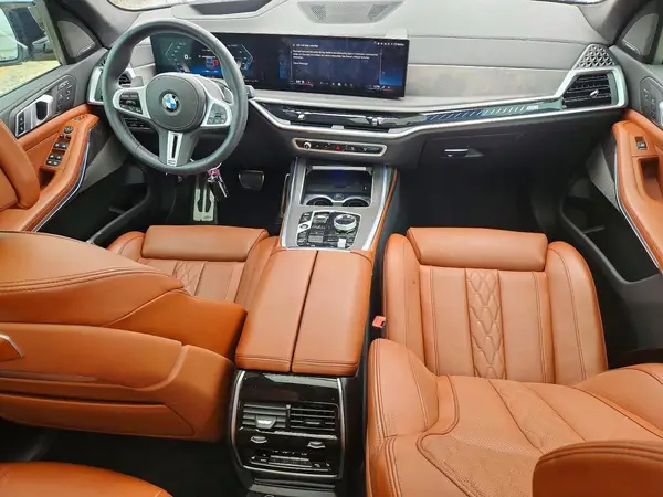 5UX33EM03T9098418 2026 BMW X7 - Image 8