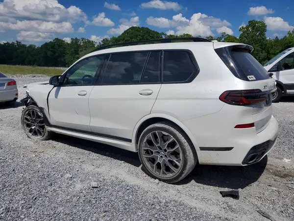 5UX33EM03T9123317 2026 BMW X7 - Image 2