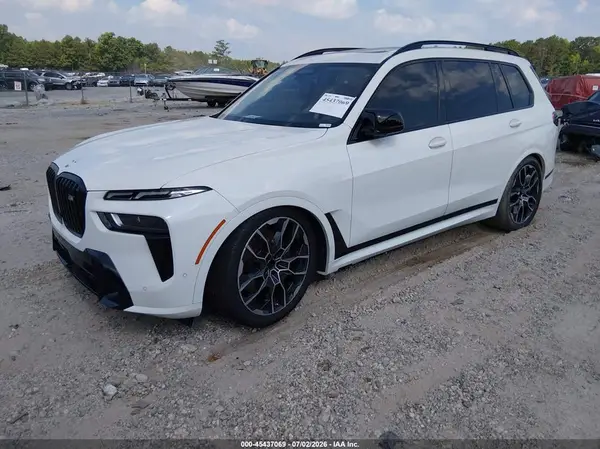 5UX33EM04P9P47469 2023 BMW X7 - Image 2