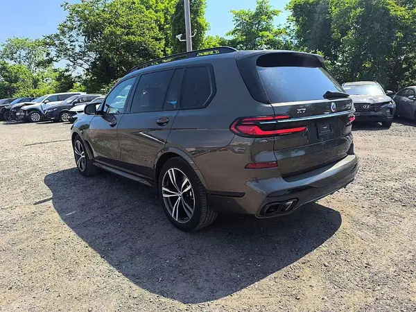 5UX33EM04P9R91655 2023 BMW X7 - Image 2