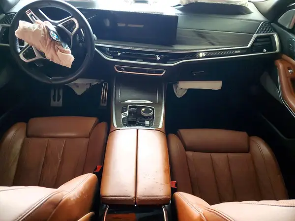 5UX33EM04R9T46247 2024 BMW X7 - Image 8