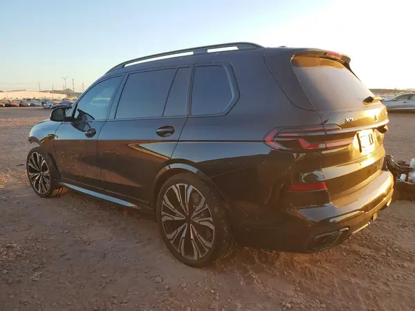 5UX33EM04R9V48943 2024 BMW X7 - Image 2