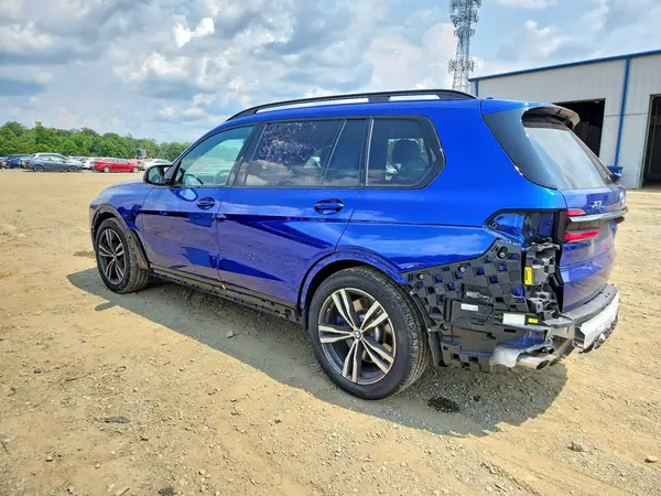 5UX33EM04S9W53049 2025 BMW X7 - Image 2