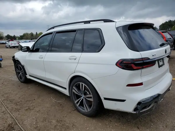 5UX33EM04S9W66870 2025 BMW X7 - Image 2