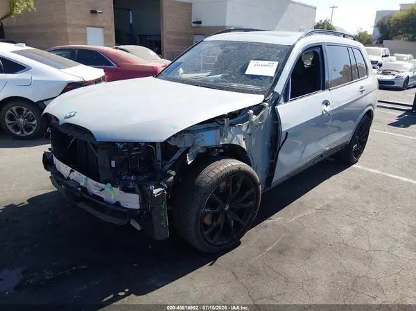 5UX33EM05R9S86530 2024 BMW X7 - Image 2