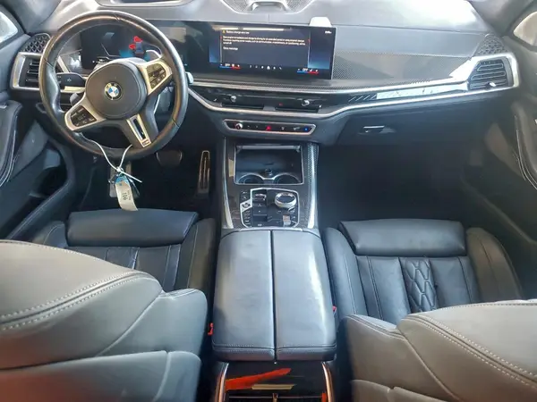 5UX33EM05R9S90920 2024 BMW X7 - Image 8
