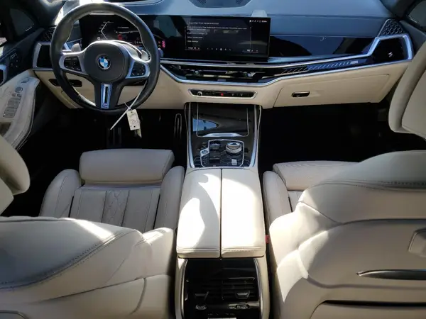 5UX33EM05R9T05013 2024 BMW X7 - Image 8