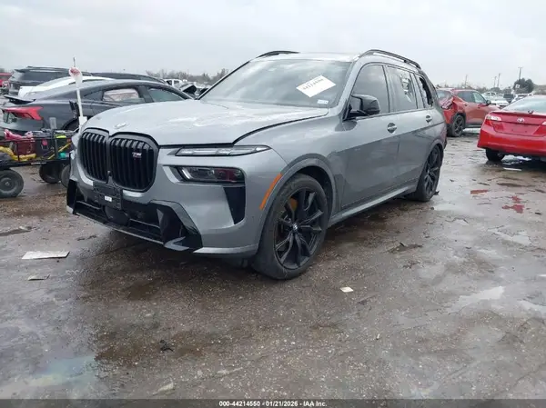 5UX33EM05R9U14037 2024 BMW X7 - Image 2
