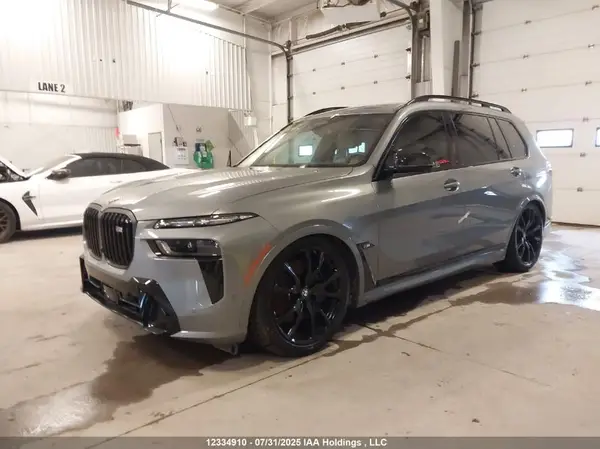 5UX33EM05R9U25622 2024 BMW X7 - Image 2
