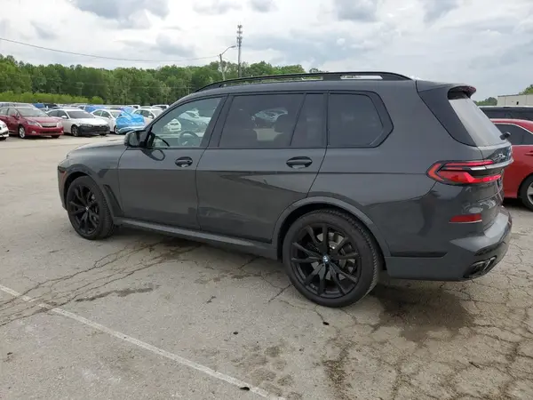 5UX33EM05R9U50763 2024 BMW X7 - Image 2