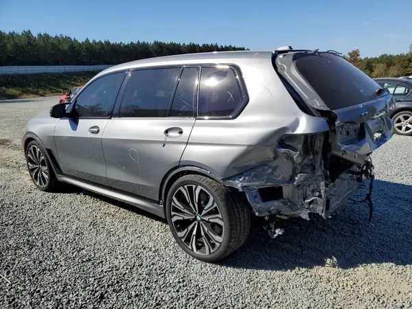5UX33EM05R9U70267 2024 BMW X7 - Image 2