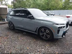 5UX33EM05R9U70883 2024 BMW X7