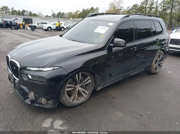 5UX33EM05R9U82161 2024 BMW X7 - Image 2