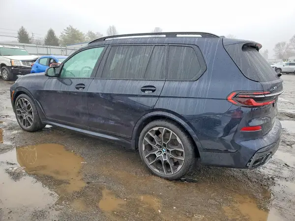 5UX33EM05S9X81199 2025 BMW X7 - Image 2