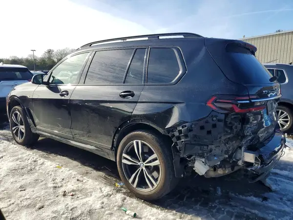 5UX33EM05S9Y12418 2025 BMW X7 - Image 2