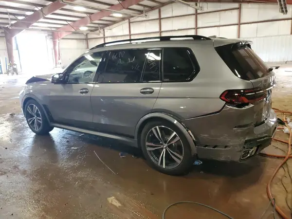 5UX33EM05S9Z80866 2025 BMW X7 - Image 2