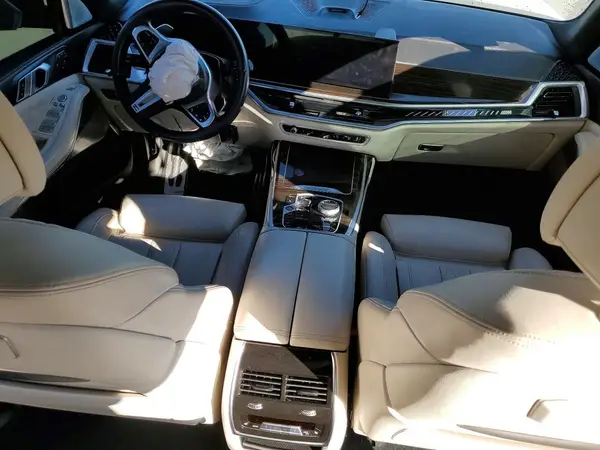 5UX33EM06P9M78231 2023 BMW X7 - Image 8