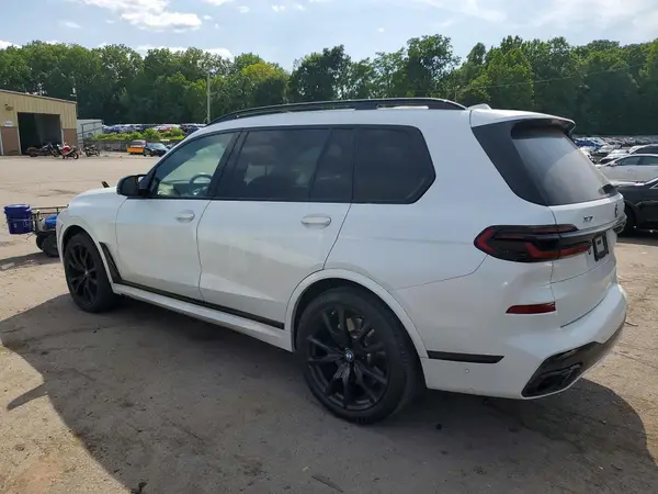 5UX33EM06R9U97347 2024 BMW X7 - Image 2