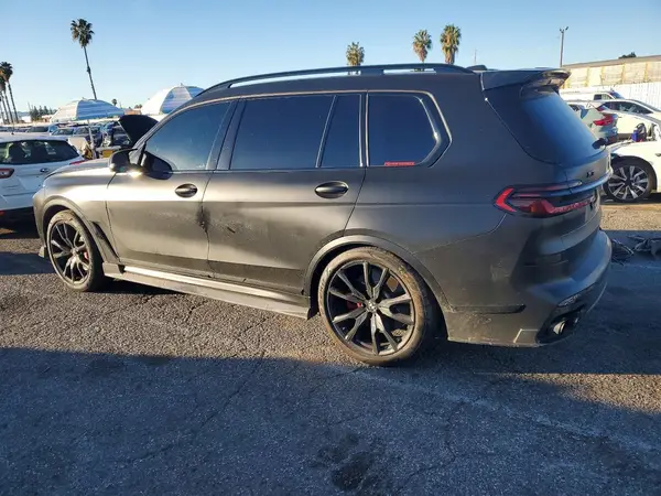 5UX33EM06S9X01439 2025 BMW X7 - Image 2