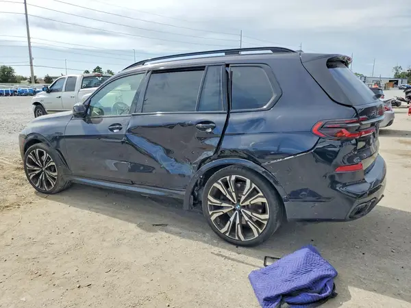 5UX33EM06S9Y31091 2025 BMW X7 - Image 2