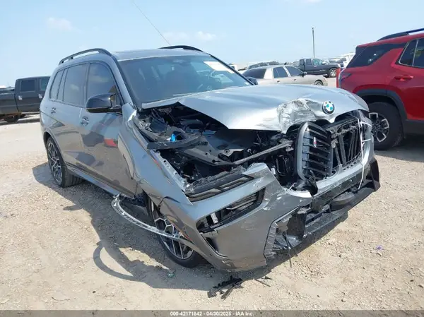 5UX33EM06S9Y33892 2025 BMW X7 - Image 1
