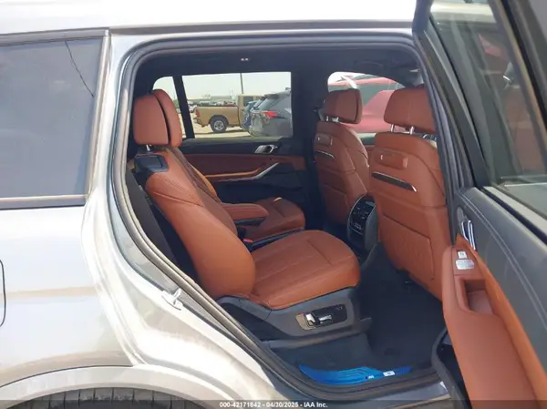 5UX33EM06S9Y33892 2025 BMW X7 - Image 8