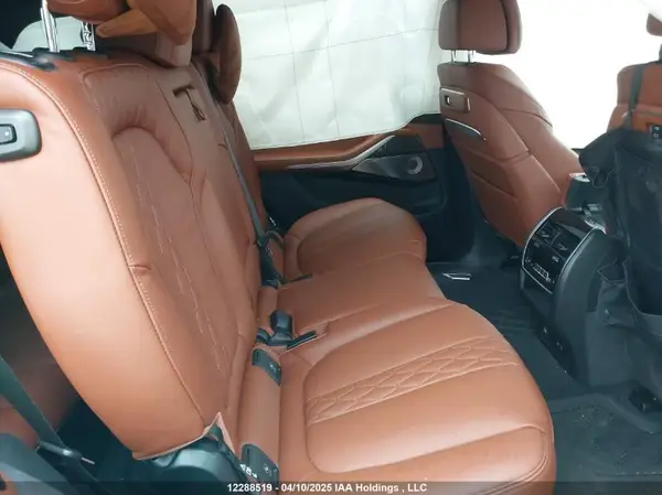 5UX33EM06S9Z33541 2025 BMW X7 - Image 8