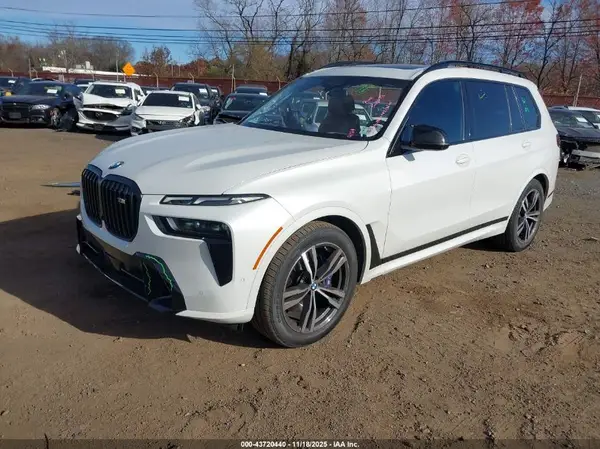 5UX33EM06S9Z55281 2025 BMW X7 - Image 2
