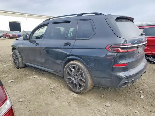 5UX33EM07P9P47434 2023 BMW X7 - Image 2