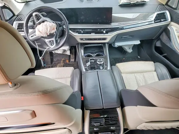 5UX33EM07P9P47434 2023 BMW X7 - Image 8