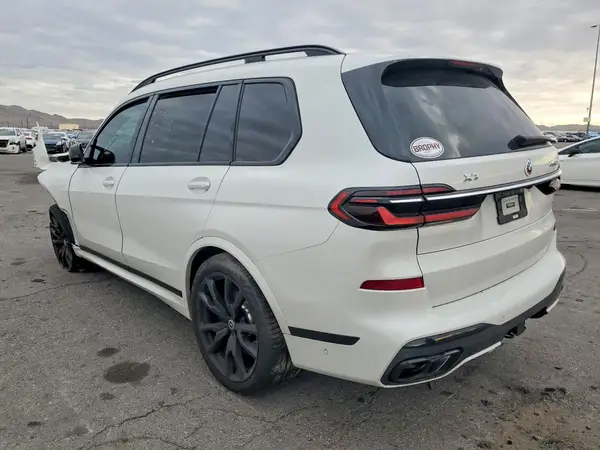 5UX33EM07P9P73371 2023 BMW X7 - Image 2
