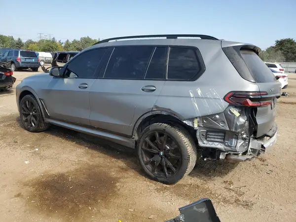 5UX33EM07R9S74394 2024 BMW X7 - Image 2