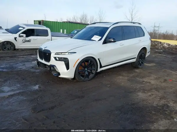 5UX33EM07R9U16162 2024 BMW X7 - Image 2