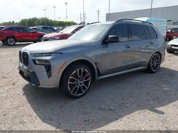 5UX33EM07R9U33964 2024 BMW X7 - Image 2