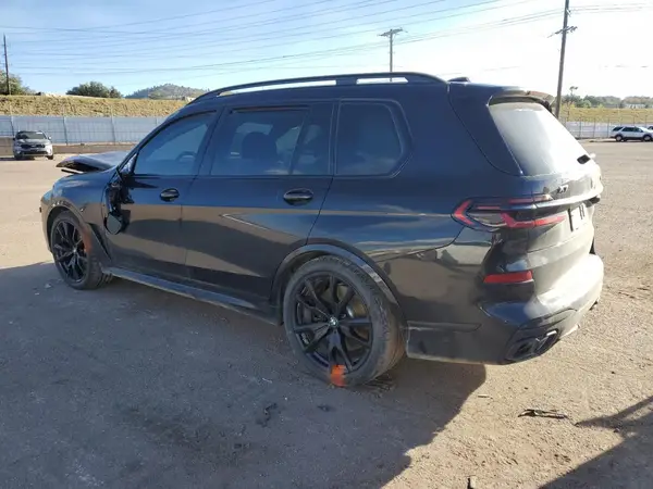 5UX33EM07R9V36057 2024 BMW X7 - Image 2
