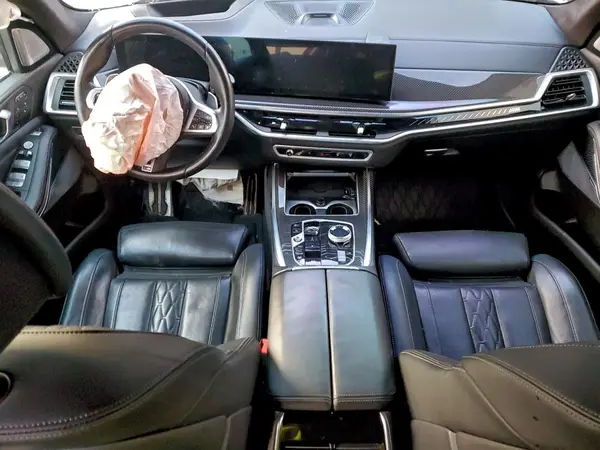 5UX33EM07R9V54865 2024 BMW X7 - Image 8