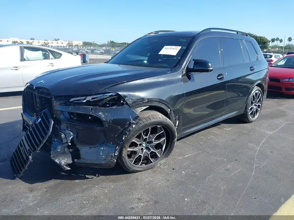 5UX33EM07S9W85459 2025 BMW X7 - Image 2