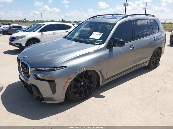 5UX33EM07S9X31369 2025 BMW X7 - Image 2