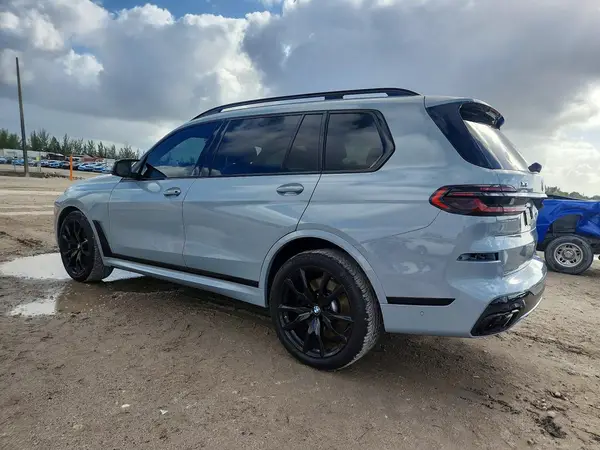 5UX33EM07S9X33865 2025 BMW X7 - Image 2